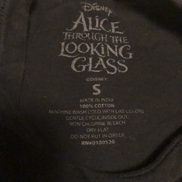 DISNEY ALICE THROUGH THE LOOKING GLASS GRAPHIC TSHIRT BLACK SMALL COTTON - #444 - Picture 3 of 9
